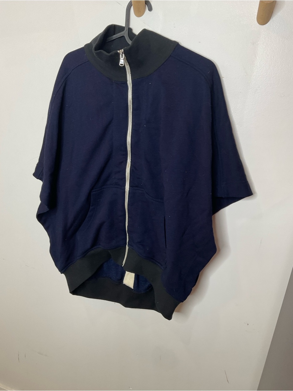 Sympli Navy blue Zip-Front Cape style Jacket with black & cream trim sz medium